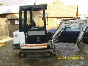 vand miniexavator bobcat x220