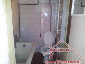 VINDEM APARTAMENT LA CASA 2 CAMERE,   STR. RESITA