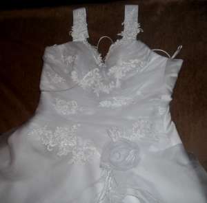 Vand rochie de mireasa!