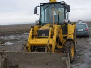 Vand buldoexcavator MF-HX60 4 ori 4 an 1994
