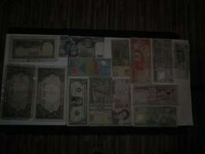 vand bacnote si monede