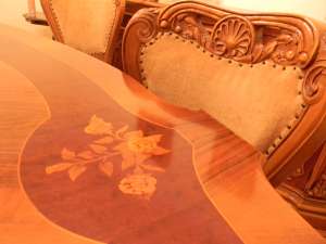 Set sufragerie din lemn masiv sculptat