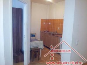 INCHIRIEM APARTAMENT 2 CAMERE,   CONSTRUCTIE NOUA,   BROSCARIE