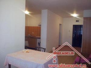 INCHIRIEM APARTAMENT 2 CAMERE,   CONSTRUCTIE NOUA,   BROSCARIE