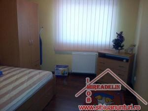 INCHIRIEM APARTAMENT LA VILA 3 CAMERE,   CARTIER STRAND