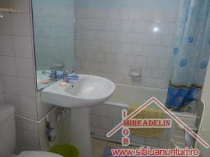 INCHIRIEM APARTAMENT 2 CAMERE,  VALEA AURIE-STR. IAZULUI