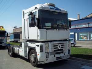Vind sau schimb RENAULT MAGNUM