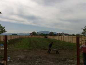 executam garduri, porti, lucrari de tamplarie-dulgherie