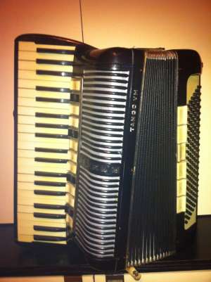 Vand Acordeon HOHNER TANGO VM 120 BASI