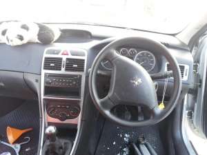 dezmembrez peugeot 307 2.0 hdi 90 cp an 2003