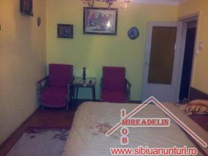 VAND APARTAMENT 3 CAMERE,   STR. SEMAFORULUI