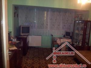 VAND APARTAMENT 3 CAMERE,   STR. SEMAFORULUI