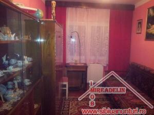 VAND APARTAMENT 3 CAMERE,   STR. SEMAFORULUI