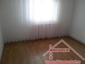 VINDEM APARTAMENT 3 CAMERE ,   CARTIERUL TEREZIAN