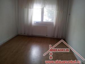 VINDEM APARTAMENT 3 CAMERE ,   CARTIERUL TEREZIAN