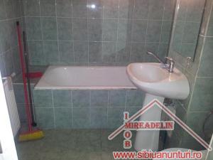 VINDEM APARTAMENT 3 CAMERE ,   CARTIERUL TEREZIAN