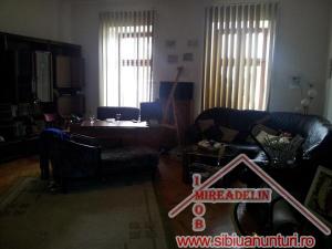 DE VANZARE APARTAMENT LA CASA 2 CAMERE,   ZONA PIATA CIBIN