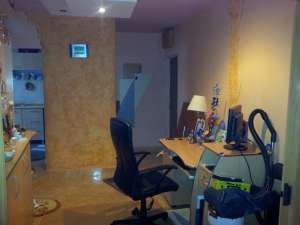 Vand URGENT apartament 2 camere facut din apartament cu 3 camere