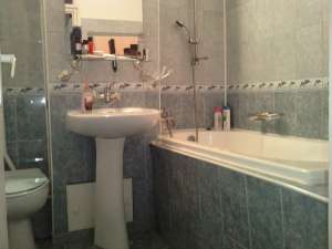 inchiriez apart. cu 3 camere