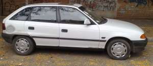 vand sau dezmembrez opel astra f