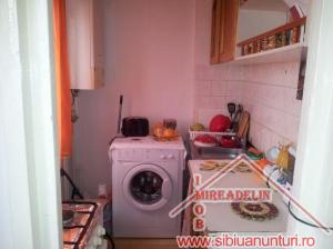 VINDEM APARTAMENT 2 CAMERE,   CARTIERUL TIGLARI