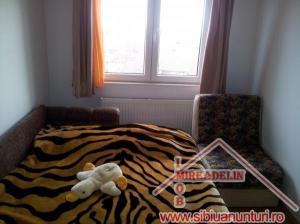 VINDEM APARTAMENT 2 CAMERE,   CARTIERUL TIGLARI