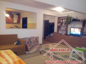 VINDEM APARTAMENT LA VILA,    2 CAMERE,    CARTIER TILISCA