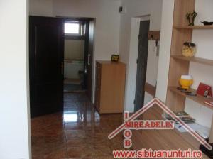 VINDEM APARTAMENT LA VILA,    2 CAMERE,    CARTIER TILISCA