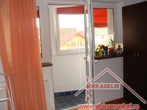 VINDEM APARTAMENT LA VILA,    2 CAMERE,    CARTIER TILISCA
