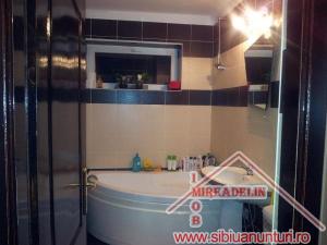 VINDEM APARTAMENT LA VILA,    2 CAMERE,    CARTIER TILISCA