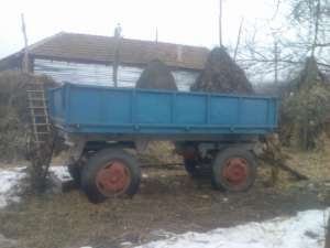 Vand tractor U650M si remorca auto merita vazute!!