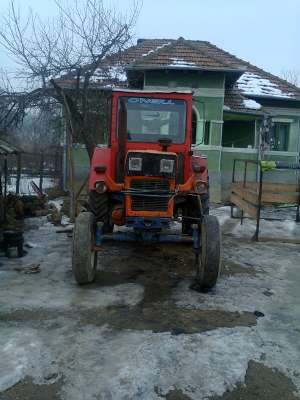 Vand tractor U650M si remorca auto merita vazute!!