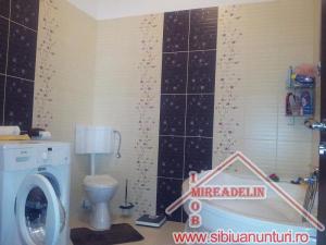 VAND APARTAMENT DE LUX,   3 CAMERE,   CALEA DUMBRAVII