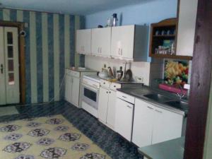 Vand Casa in Bistrita cu Spatiu Comercial,  s-au schimb partial cu Tractor si  Utilaje Agricole
