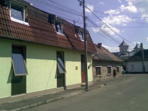 Vand Casa in Bistrita cu Spatiu Comercial,  s-au schimb partial cu Tractor si  Utilaje Agricole