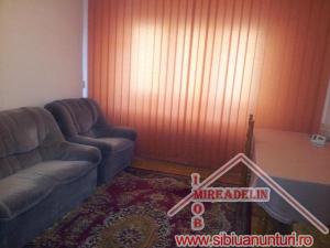 INCHIRIEM APARTAMENT 3 CAMERE � VALEA AURIE