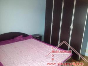 INCHIRIEM APARTAMENT 3 CAMERE � VALEA AURIE