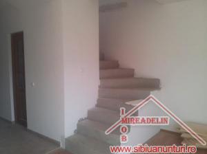 VAND CASA P+E IN TRIPLEX,    CISNADIE