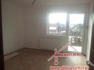 VAND CASA P+E IN TRIPLEX,    CISNADIE