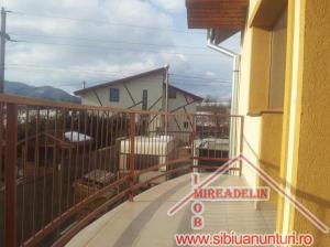 VAND CASA P+E IN TRIPLEX,    CISNADIE