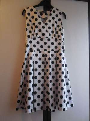 Vand rochie de ocazie ivoire cu buline