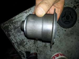BUCSI CADRU MOTOR OPEL VIVARO SI RENAULT TRAFIC,   toate tipurile Renault dupa 2003 si nissan Tiida.