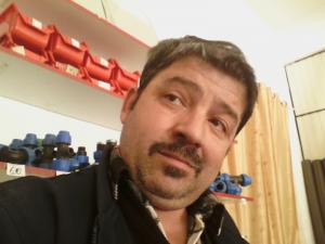 doresc angajare in comert