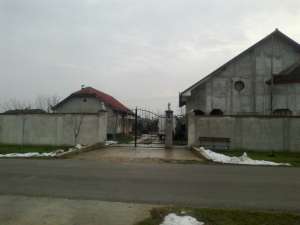 Vand Casa la  Tara  la  3 km de  oras