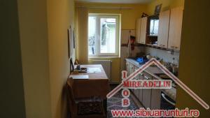 VINDEM CASA 3 CAMERE,   D+P,   ZONA TEREZIAN