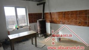 VINDEM CASA  3 camere,   P+M,   ZONA TURNISOR