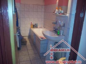 INCHIRIEM APARTAMENT 3 CAMERE,   cartier TEREZIAN