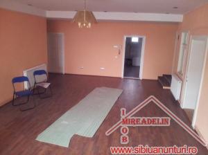 VINDEM CASA 5 CAMERE,   IN TURNISOR