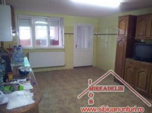 VINDEM CASA 5 CAMERE,   IN TURNISOR