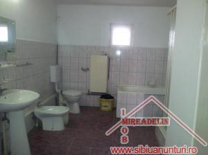 VINDEM CASA 5 CAMERE,   IN TURNISOR